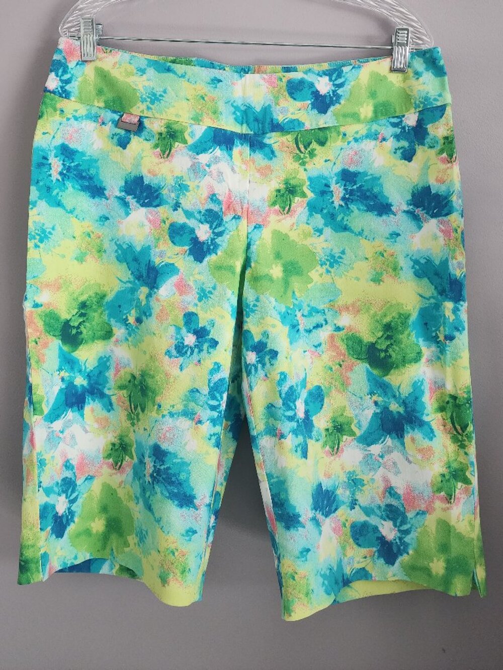 Peck & Peck Colorful Floral Watercolor Design Pull on Shorts - Size 14